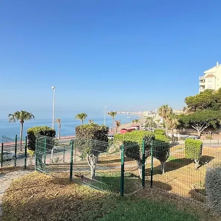 Hermoso De 2 Dormitorios, Gran Terraza, Vistas Al Mar Y Cerca De La Playa 