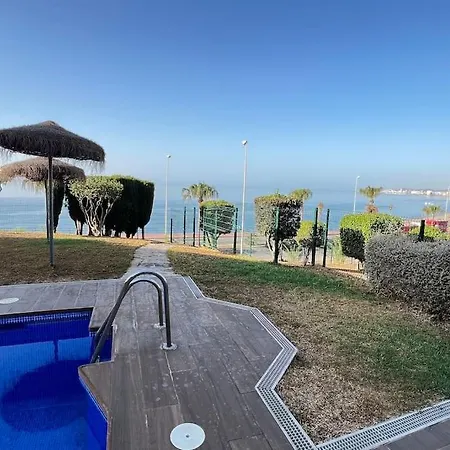 Hermoso De 2 Dormitorios, Gran Terraza, Vistas Al Mar Y Cerca De La Playa 