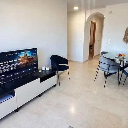 Apartment Hermoso De 2 Dormitorios, Gran Terraza, Vistas Al Mar Y Cerca De La Playa 
